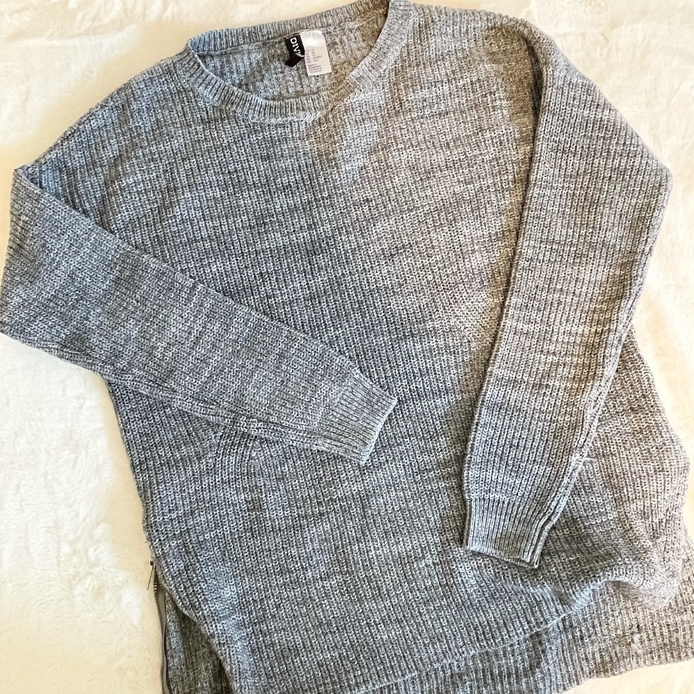 COPY - H&M Gray Knit Sweater